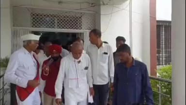 बुरहानपुर: मक्का उत्पादक किसानों के साथ धोखाधड़ी करने वाले व्यापारी को गिरफ्तारी करने की मांग, किसानों ने कलेक्टर को दिया ज्ञापन