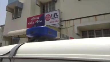 બોટાદ શહેર: પાળીયાદ પોલીસે સાકરડી ગામની સીમમાં જુગાર રમતા 3 ઈસમો ને ઝડપી પાડ્યા