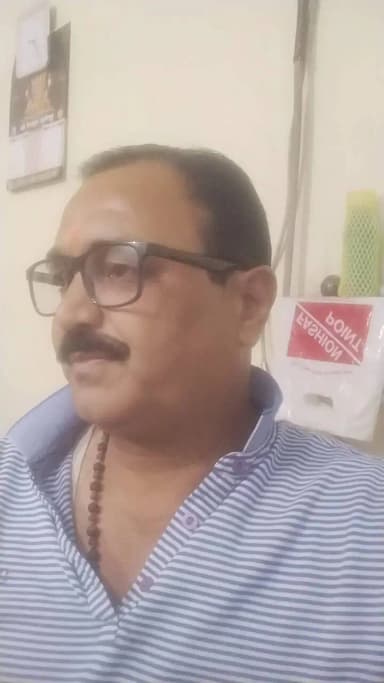 गर कलम जज़्बात लिखती, मुनीम मेरा गुलज़ार होता