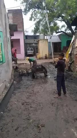 सफाई कर्म चारी नही आता हे
@usr6885590