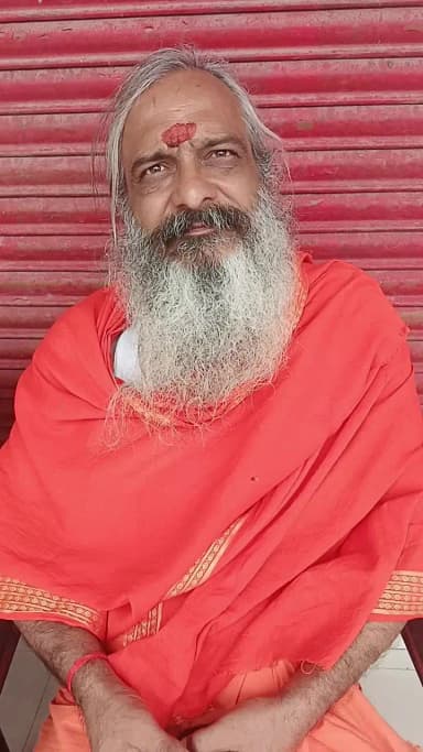 पंडित श्री दिनेशानंद जी महाराज जी ने ग्राम पंचायत गूलरखेड़ी के सरपंच के काम की सहारना की ।
