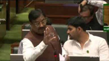 मुंबई: सुधीर मुनगंटीवार म्हणाले की, आदित्य ठाकरे हे ऑपरेशन देवेंद्र म्हणत एकनाथ शिंदे यांच्या गतीला कमी करण्याचा प्रयत्न करत