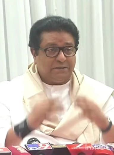 मुंबई: जे राजकारण चालू आहे ते खूप घाणेरडं आहे. कुठल्या पद्धतीचं हे राजकारण सुरु आहे.राज ठाकरे