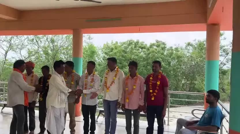कुशलगढ मात मगरी पे साहियाक हैण्ड पंप मिस्त्री के आदोलान किया गया है फोटो उपलब्ध है बारहमासी काम करते हो इसलिएआंदोलन क