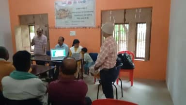 बाराबंकी उ. प्र. बनीकोडर ब्लाकके गांव धनौली मिश्रान में टीकाकरण जागरुकता विषयक गोष्ठी।.