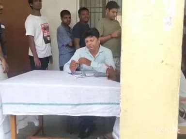 गोरखपुर: जिला कारागार गोरखपुर में निशुल्क नेत्र परीक्षण शिविर का आयोजन, 120 बंदियों की हुई जांच, बांटे गए चश्मे और दवाएं