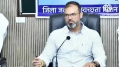 मुंगेली: मुंगेली जिले के कलेक्टर ने सहकारिता के विस्तार और किसानों के हितों को प्राथमिकता देने के दिए निर्देश