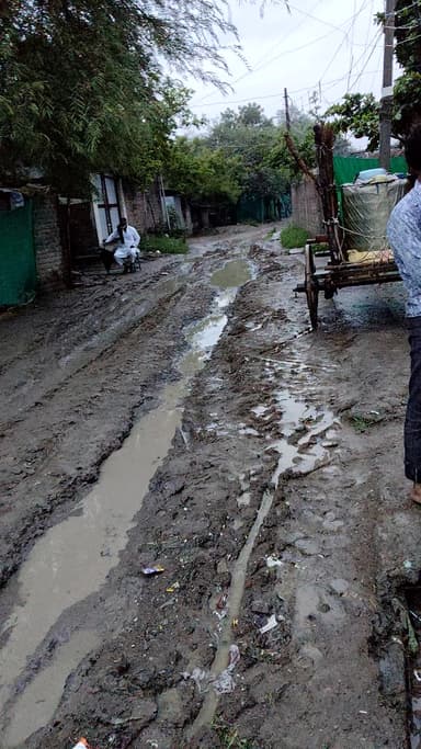 ग्राम डाबरी त@##हसील सुजालपुर जिला शाजापुर रोड की सैर की हालत खराब पड़ी है