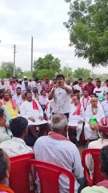 नकटी गाँव वालो को कानूनी न्याय के लिए युवा क्रान्ति सेना प्रमुख ने किया घोषणा...
#raipur #nakti #chhattisgarh #cmocg