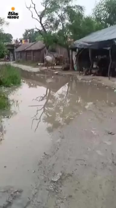 nali ka nirman na hone ke karan lekhpal kanungo ke dvara ghus lekar mamala rad kardene ke karan gram bagiya men jal bhar