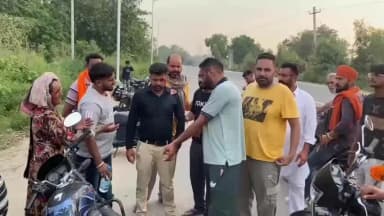 ਸੁਲਤਾਨਪੁਰ ਲੋਧੀ: ਪਿੰਡ ਝੱਲ ਲੇਈਵਾਲਾ ਨੇੜੇ ਸੜਕ 'ਤੇ ਅਚਾਨਕ ਆਏ ਮੱਝਾਂ ਦੇ ਝੁੰਡ ਨੇ ਵਾਪਰਾਇਆ ਹਾਦਸਾ, ਮੋਟਰਸਾਈਕਲ ਸਵਾਰ ਨੌਜਵਾਨ ਗੰਭੀਰ ਜ਼ਖ਼ਮੀ