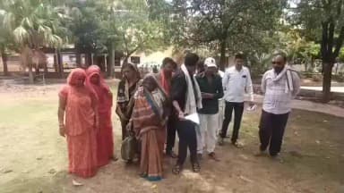 नरसिंहपुर: रामपिपरिया ग्रामपंचायत के सरपंच पर लगे भ्रष्टाचार के आरोप उपसरपंच प्रतिनिधि के साथ पंचों ने DM को दिया ज्ञापन#jansamasya