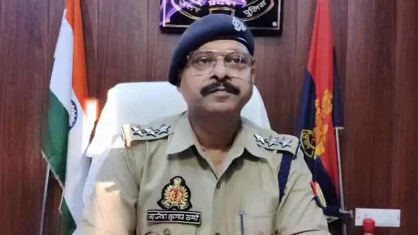 #SSP_SDR के निर्देशन में थाना भवानीगंज पुलिस द्वारा 01 नफर वांछित अभियुक्त की गिरफ्तारी के सम्बन्ध में बृजेश कुमार वर्मा क्षेत्राधिकारी डुमरियागंज की वीडियो बाइट
#UPPolice
#siddharthnagpol https://t.co/EdzzRkrYFS