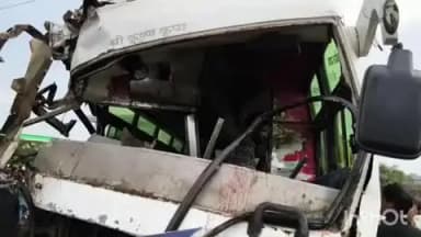 बाड़ी: हाईवे 11 बी पर बस और ट्रक में भीषण टक्कर, 2 दर्जन से अधिक लोग घायल