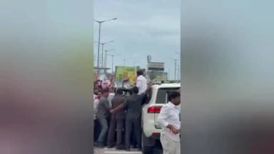 ఘన్పూర్ స్టేషన్: కన్నెపల్లి పంప్ హౌస్ సందర్శనకు బయలుదేరిన కేటీఆర్కు స్టేషన్ ఘనపూర్ వద్ద ఘన స్వాగతం పలికిన బీఆర్ఎస్ శ్రేణులు..