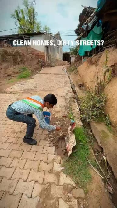जब कचरे से बीमारियां उठती हैं, तो वो बाउंड्री वॉल देखकर आपके घर में नहीं आतीं! 🇮🇳
#cleanindiamission #civicduty #socialwork #futuregeneration