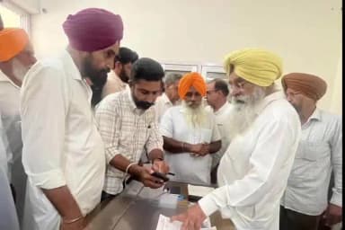 ਮਲੋਟ: ਕੈਬਨਟ ਮੰਤਰੀ ਗੁਰਮੀਤ ਸਿੰਘ ਖੁਡੀਆਂ ਨੇ ਪਿੰਡ ਖੁੱਡੀਆਂ ਵਿਖੇ ਹਲਕਾ ਵਾਸੀਆਂ ਨਾਲ ਕੀਤੀ ਮੁਲਾਕਾਤ, ਸੁਣੀਆ ਮੁਸ਼ਕਿਲਾਂ