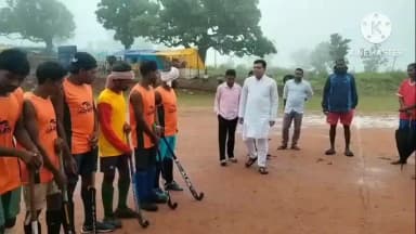 अडकी: शहीद रमेश सिंह मुंडा की पुण्यतिथि पर हॉकी प्रतियोगिता का शुभारंभ, झामुमो प्रवक्ता सह विधायक प्रतिनिधि मनोज मंडल रहे मुख्