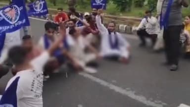 अलीपुर: बेगमपुर में जाटव परिवार पर हमले के विरोध में आजाद समाज पार्टी का धरना