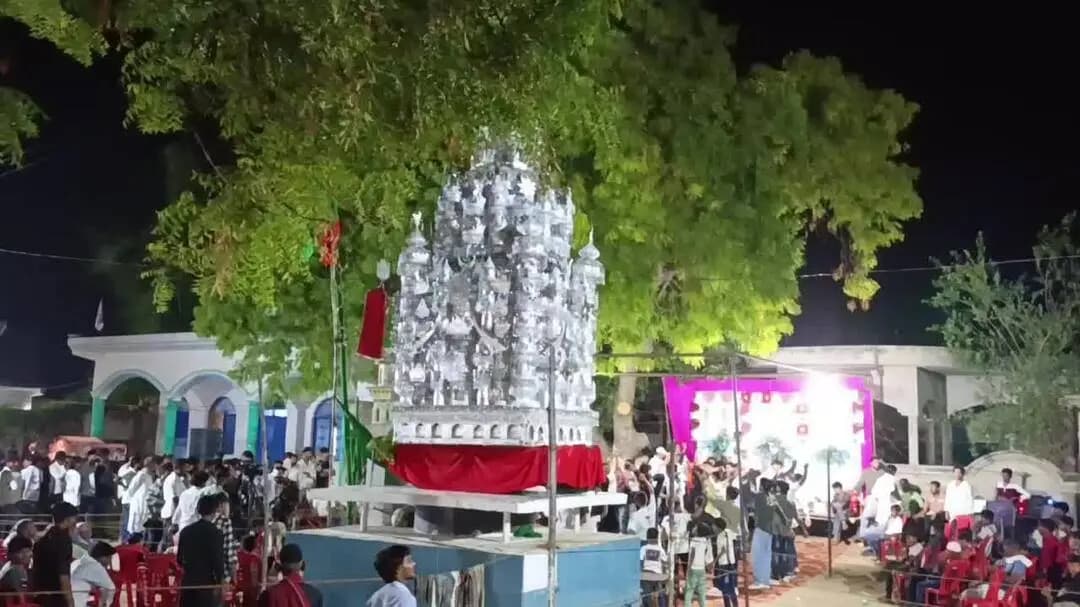 मंझनपुर: #जेहितपुर, #पुरमई मे अकीदत के साथ मनाया गया नवा
#tennewsnation #10newsnation #Muharram2026 #voiceofkaushambi
