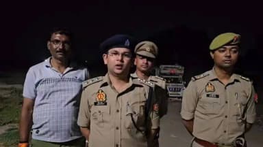 #CRACKDOWN_BULANDSHAHR
शातिर पशु चोरों के साथ थाना गुलावठी पुलिस व स्वाट टीम की हुई मुठभेड़, जवाबी कार्यवाही में 01 बदमाश घायलावस्था में अपने अन्य 05 साथियों सहित गिरफ्तार, कब्जे से 01 अवैध तमंचा, कारतूस, 01 महिन्द्रा पिकअप व 02 चोरी की भैंस बरामद।
उक्त सम्बन्ध में क्षेत्राधिकारी सिकन्द्राबाद श्री दीपक कुमार की बाइट।
#uppolice
#Bulandshahrpolice