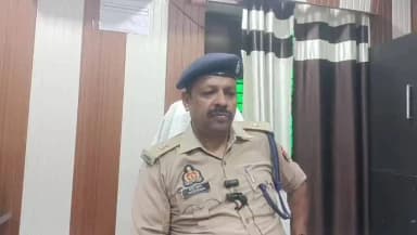 मऊ: हलधरपुर थाना क्षेत्र के अंतर्गत रतनपुरा बाजार में शैलेश ज्वेलर्स की दुकान में चोरी की जानकारी अपर पुलिस अधीक्षक ने दी