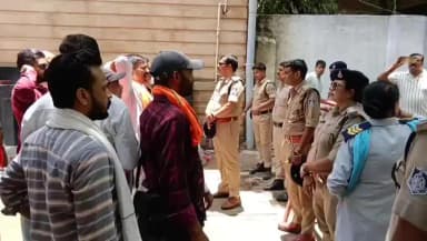 ग्वालियर गिर्द: अचलेश्वर मंदिर के पास मजार पर बवाल, नारेबाजी के बीच भारी पुलिस बल तैनात