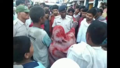 नौतन: नौतन बाजार में बालू गिट्टी के दुकान पर मिला 39 ग्राम सोना, लोगों ने किया हंगामा