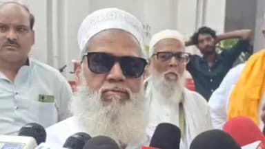 बहराइच: कलेक्ट्रेट पहुंचे दरगाह के ख़ादिमों ने नगर मजिस्ट्रेट को सौंपा ज्ञापन, दरगाह पर लगे आरोपों को बताया सुनियोजित षड्यंत्र