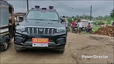 नैनपुर: एसडीएम आशुतोष ठाकुर ने किया नैनपुर खाद गोदाम का निरीक्षण, किसानों के लिए खाद की उपलब्धता का लिया जायजा