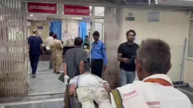 सांगानेर: जयपुर में निर्माणाधीन भवन की छत गिरी, 11 मजदूर घायल; 9 की हालत गंभीर, सवाई मानसिंह अस्पताल के ट्रॉमा में मची चीख-पुकार