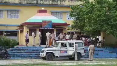 किशनगंज: बिशनपुर हत्याकांड का खुलासा: 13 साल बाद पति विदेश से लौटा था,राज खुलने के डर से घटना को दिया अंजाम