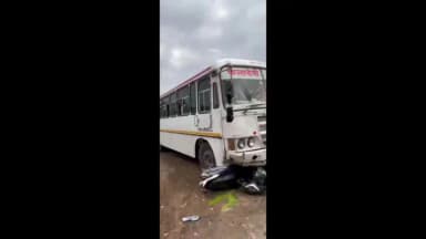 लालसोट: लालसोट में कैलादेवी एक्सप्रेस बस की टक्कर से एक स्कूटी सवार गंभीर घायल, अस्पताल में कराया गया भर्ती