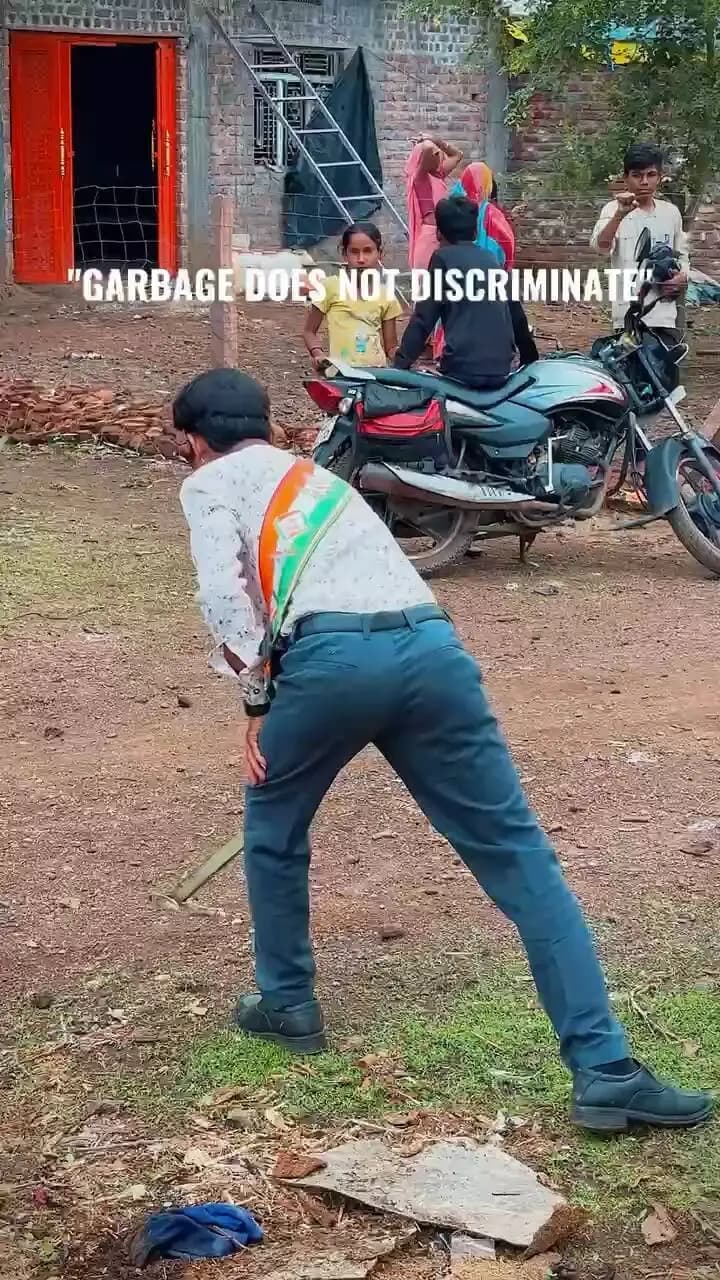 गंदगी हम सबकी साझी दुश्मन है अगर हम आज एक होकर इसका निवारण नहीं करेंगे, तो कल ये बड़ी समस्या
बन जाएगी! 🇮🇳
#cleanindiamission #bethechange