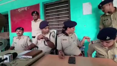 लकड़ी नबीगंज: लकड़ी नवीगंज थाना पुलिस ने छापेमारी कर एससी/एसटी एक्ट के फरार अभियुक्त को किया गिरफ्तार