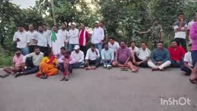 नावाडीह: सीमेंट लदे ट्रक और बाइक की सीधी टक्कर में दो युवकों की मौत, आक्रोशित लोगों ने सड़क जाम किया