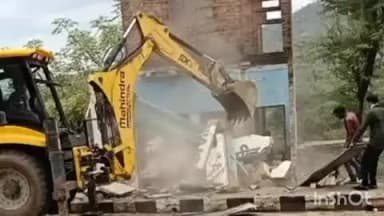 गोगुन्दा: कठार गांव में एनएच 162 ई की अवाप्त भूमि से अतिक्रमण हटाए गए, गोगुंदा थाने से पुलिस जाब्ता तैनात रहा
