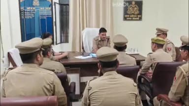 चायल: संदीपनघाट थाने पहुंचे एसपी, लंबित विवेचनाओं और कानून-व्यवस्था की की समीक्षा