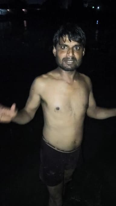 dabra ward no 10
babbu singh aata mil
barish ke karna pani bar raha h
dabra nagar palik ki adychya sunbai nhi karti