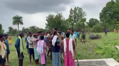दोरनापाल: सुकमा के पोलमपल्ली में पूजा-पाठ विवाद के बाद तीन परिवारों के घरों में तोड़फोड़