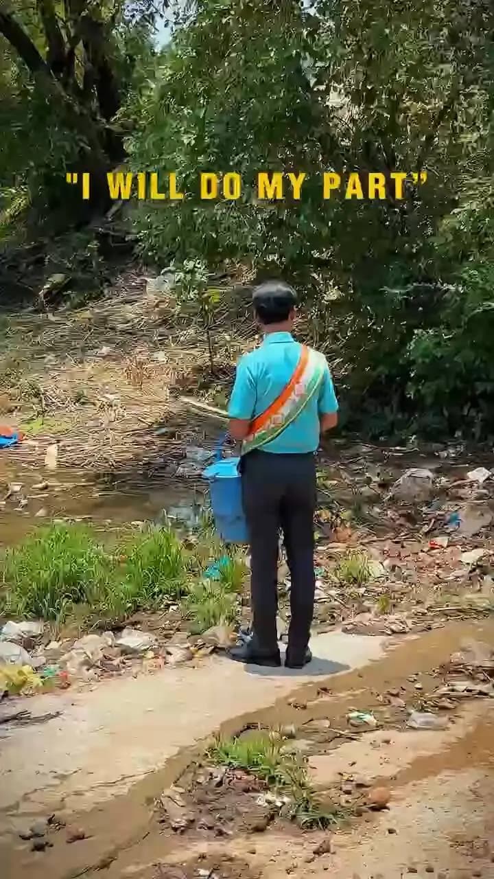 प्रकृति ने हमें जीवन देने के लिए खूबसूरत नदियां और जलाशय दिए, और हमने अपने लालच में उन्हें कूड़ेदान बना दिया!
#cleanindiamission #swachbharat