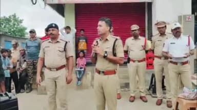 అదిలాబాద్ అర్బన్: రణ దివ్యానగర్లో కమ్యూనిటీ కాంటాక్ట్ కార్యక్రమం.తనిఖీలలో 107ద్విచక్ర వాహనాలు, 16 ఆటోలు, ఒక కారు,4ట్రాక్టర్లు:SP అఖిల్