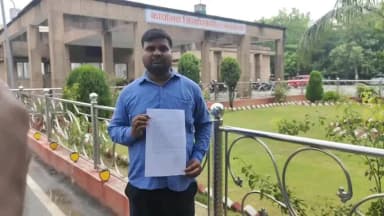 खलीलाबाद: बखिरा थाने में तैनात कुछ पुलिसकर्मियों पर युवक ने बेल्ट से पिटाई करने का लगाया आरोप, DM और SP को सौंपा शिकायती पत्र