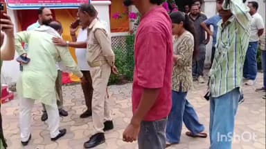 लखीमपुर: नगर पालिका परिषद में तैनात विशाल शुक्ला पर एक कर्मचारी ने नौकरी दिलाने के नाम पर ₹50,000 की रिश्वत का आरोप