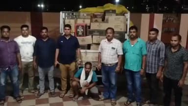 ବୌଦ୍ଧ ସଦର: ବୌଦ୍ଧ ମହାନଦୀ ବ୍ରିଜ ଛକ ନିକଟରୁ ପିକପରୁ ବିପୁଳ ପରିମାଣର ବିଅର୍ ଓ ବିଦେଶୀ ମଦ ଜବତ, ଡ୍ରାଇଭର କୁ କୋର୍ଟ ଚାଲାଣ