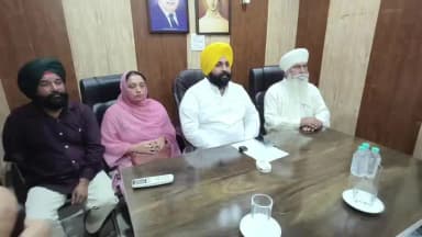 ਆਨੰਦਪੁਰ ਸਾਹਿਬ: ਗੁਰਮੀਤ ਸਿੰਘ ਟੀਨਾ ਬਣੇ ਨਗਰ ਪੰਚਾਇਤ ਕੀਰਤਪੁਰ ਸਾਹਿਬ ਦੇ ਪ੍ਰਧਾਨ ਨਵੇਂ ਚੁਣੇ ਗਏ ਅਹੁਦੇਦਾਰਾਂ ਨੂੰ ਮੰਤਰੀ ਬੈਂਸ ਨੇ ਕੀਤਾ ਸਨਮਾਨਿਤ