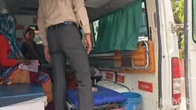 महाराजगंज: सुनहरा गांव में मसीन में चारा काटते समय गर्भवती महिला को सर्प ने डसा, हालत गंभीर होने पर जिला अस्पताल किया गया रेफर