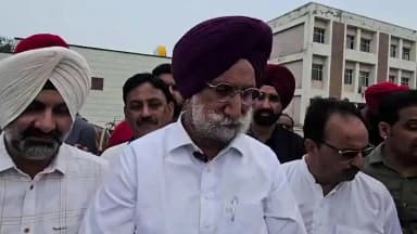 ਗੁਰਦਾਸਪੁਰ: ਦੀਨਾਨਗਰ ਪਹੁੰਚੇ ਗੁਰਦਾਸਪੁਰ ਤੋਂ ਮੈਂਬਰ ਪਾਰਲੀਮੈਂਟ ਸੁਖਜਿੰਦਰ ਸਿੰਘ ਰੰਧਾਵਾ ਦੀਨ ਨਗਰ ਮਾਰਕੀਟ ਕਮੇਟੀ ਦੇ ਪ੍ਰਧਾਨਗੀ ਦੀ ਕੀਤੀ ਚੋਣ