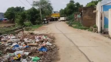 लवाण: टेंडर खत्म होते ही आलूदा के मुख्य बाजार में सफाई व्यवस्था चरमरा गई, कचरे के ढेर से बढ़ी परेशानी और बदबू से लोग परेशान