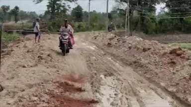 चंदिया: खराब सड़क की पोस्ट पर बवाल: सरपंच पर ग्रामीण को फोन पर गाली-गलौज और धमकी देने का आरोप, ऑडियो वायरल